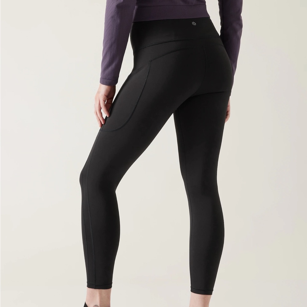 Athleta Ultimate stash pocket 7/8